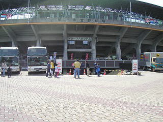 オリーブスタジアム正面.jpg