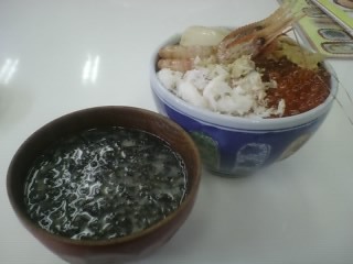 函館朝市にて.jpg
